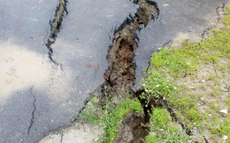 După inundații, alunecări de teren la Cluj. Afectate, conductele de gaz şi apă