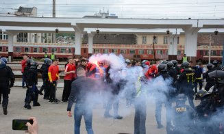 Exercițiu cu polițiști din 14 țări europene la Cluj: suporteri violenți, atacuri cu arma, demonstrații