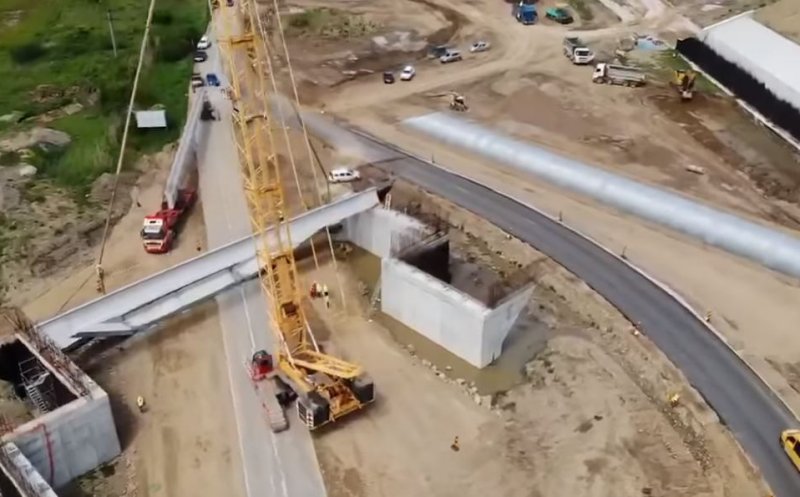 Accident de muncă pe lotul 2 Sebeș - Turda. Muncitor rănit, după ce două grinzi abia montate s-au prăbușit