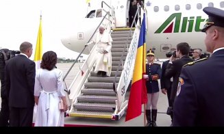 Papa a  ajuns în România