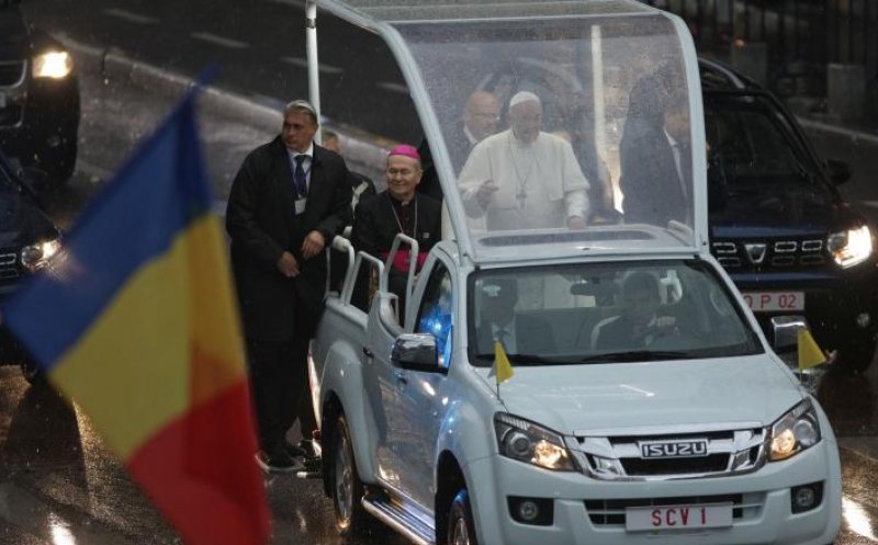 Mesajul postat de Papă pe Twitter, după prima zi în România