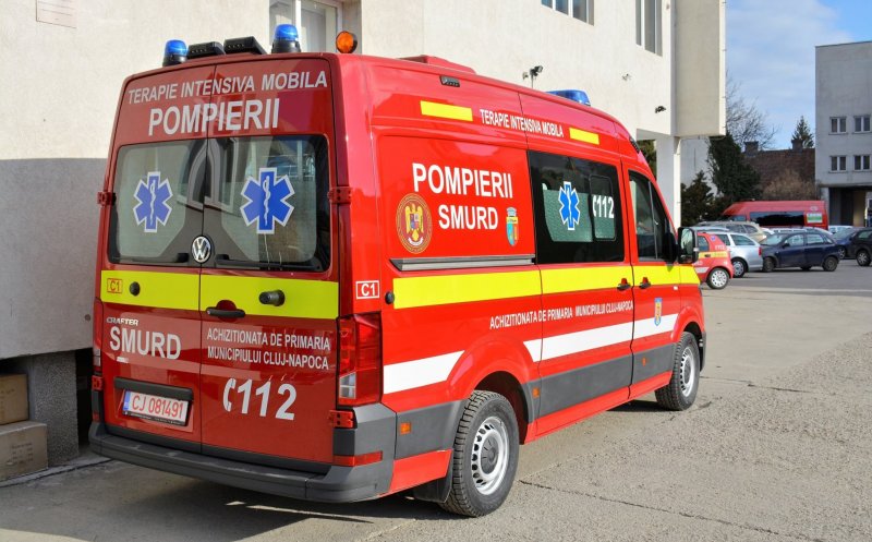 Tatăl unei fetițe de cinci ani, salvat de sub un camion, la Cluj