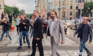 Cum l-au primit clujenii pe Nicholas Cage. Deseară merge la Castelul Banffy