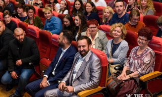 Cum l-au primit clujenii pe Nicholas Cage. Deseară merge la Castelul Banffy
