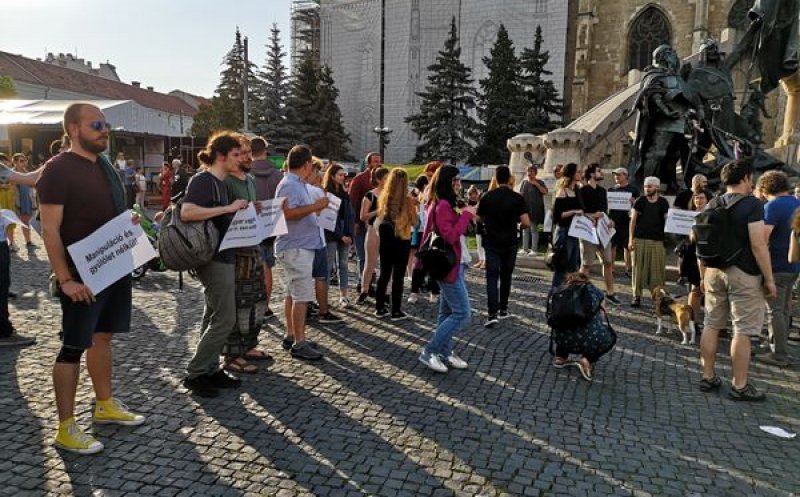 Solidaritate interetnică la Cluj. Românii şi maghiarii, marş în centrul oraşului după incidentele din Valea Uzului