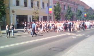 Meciul sezonului pe Cluj Arena. Suporterii Universității Cluj s-au strâns în centrul orașului, înaintea partidei de baraj