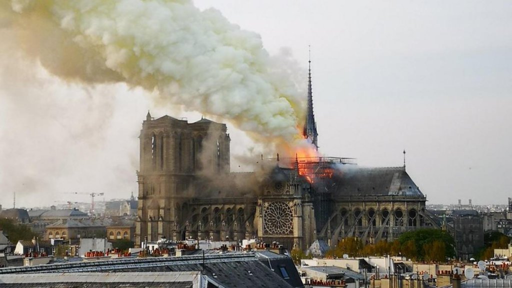 A trecut emoția. Câți bani din cei promiși pentru Notre-Dame au și ajuns în cont