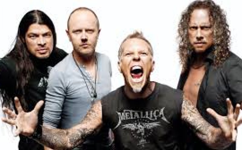 Metallica revine în România