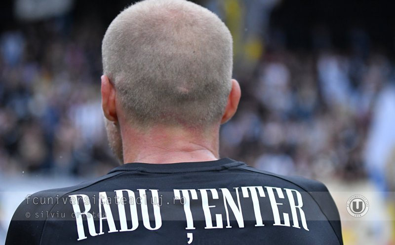 Proiect inedit al Universității Cluj. Fanii vor putea licita pentru tricourile dedicate lui Radu Țenter