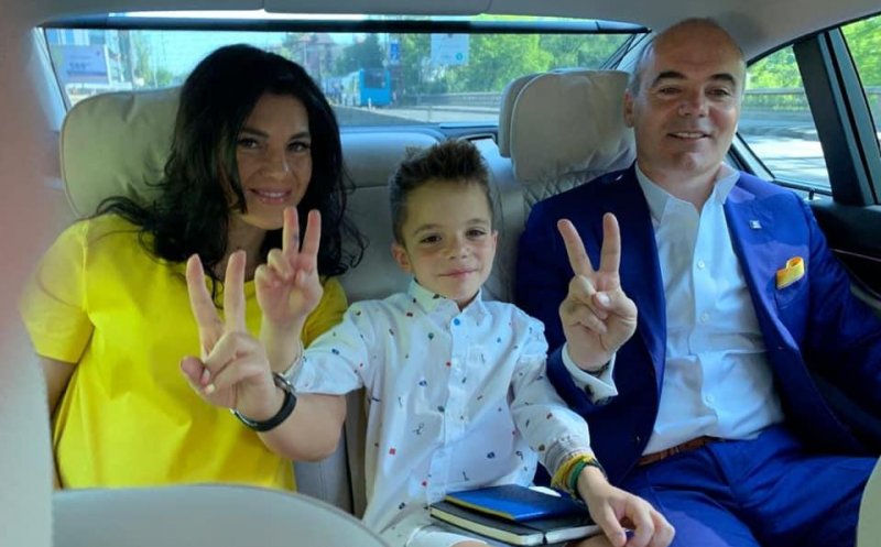Rareş Bogdan, tată pentru a doua oară: "A venit prinţesa. Mihai e cel mai fericit!"