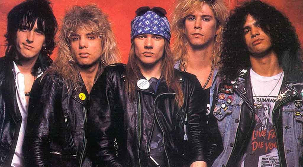 Un star al formaţiei Guns N’ Roses s-a înjunghiat singur în abdomen. Care este starea muzicianului