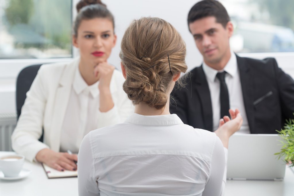 Românii evită să își negocieze salariul la interviu. În special femeile