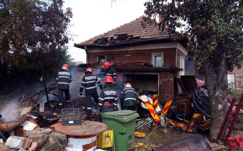 Incendiu la o casă de pe Plevnei