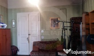Oferte nesimţite de cazare la Untold. Un proprietar cere 1.000 de euro pentru o cameră cu o canapea