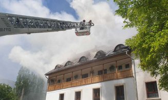 Misiune dificilă pentru pompieri, la Mănăstirea Râmeț. S-au luptat cu flăcările timp de 7 ore