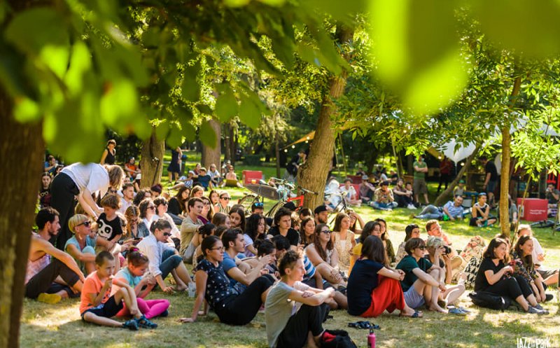 Ziua 3 la Jazz in the Park. Târg vintage, expoziție de pictură și multe concerte
