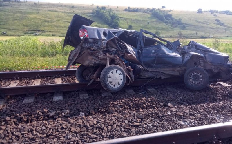 Accident feroviar mortal / IPJ Cluj: "Cel care conducea nu avea permis, autoturismul radiat"