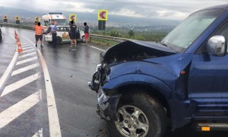 Accident cu răniți la Cluj. Unul dintre șoferi a pierdut controlul volanului