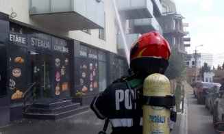 Balcon cuprins de flăcări, într-un bloc din centru