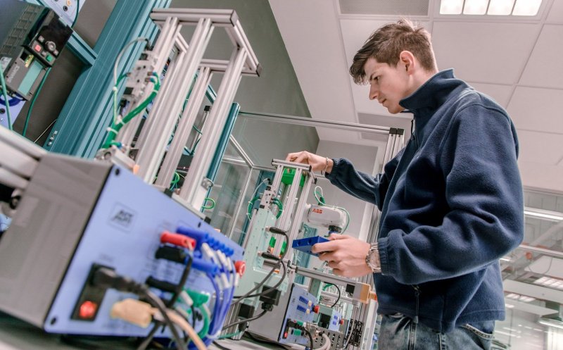 Studenții din Cluj își vor putea face proiectele la Centrul de Inginerie Bosch