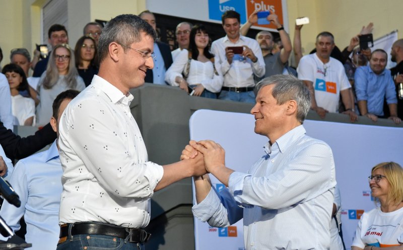 Barna președinte, Cioloș premier