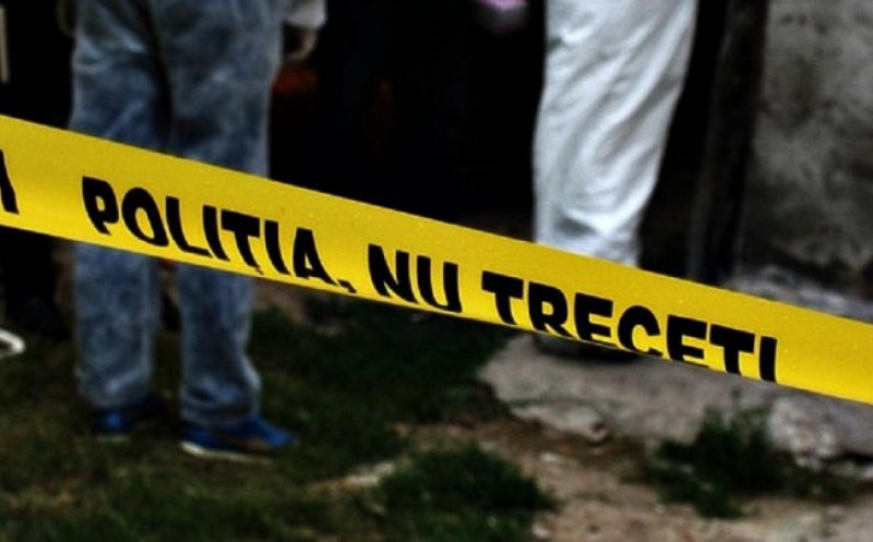 Descoperire macabră în Floreşti. Cadavrul unui bărbat, scos dintr-un şanţ de 1.5 m
