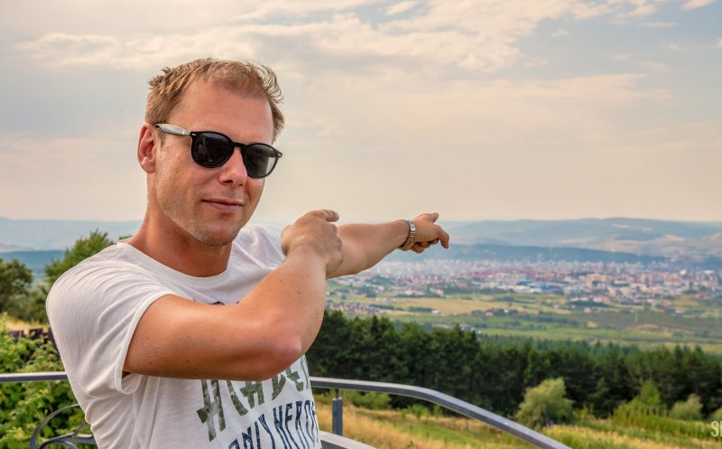 Armin van Buuren filmează un videoclip la Cluj! "Vrei să ai un rol în acest clip?"