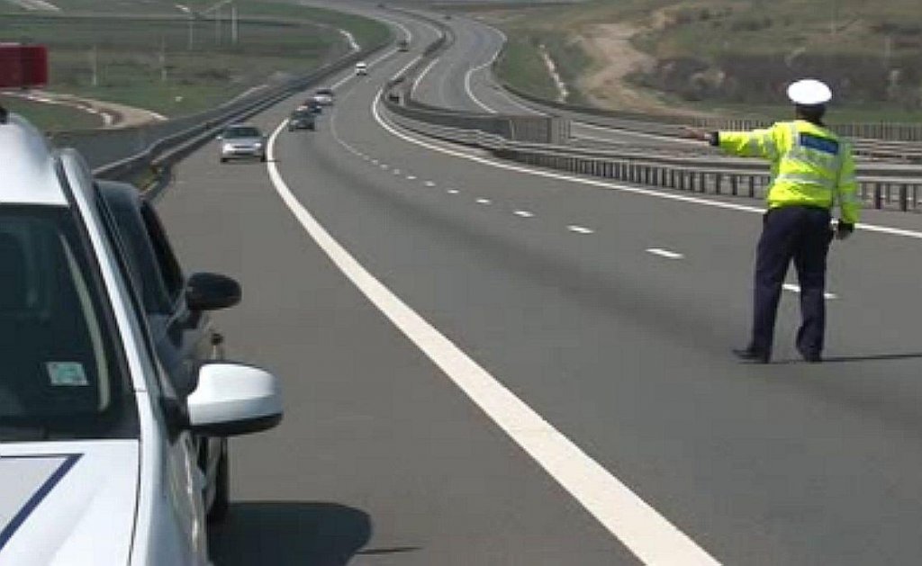 Beat turtă, la volan pe Autostrada Transilvania