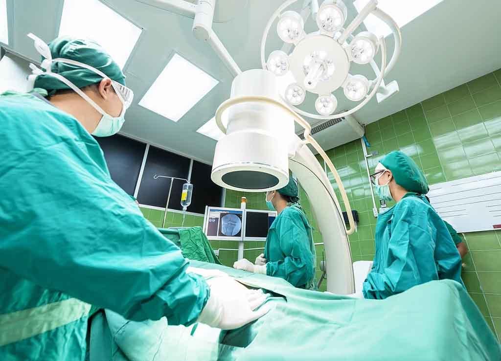 Muzica ar putea contribui la combaterea anxietăţii înaintea unei intervenţii chirurgicale