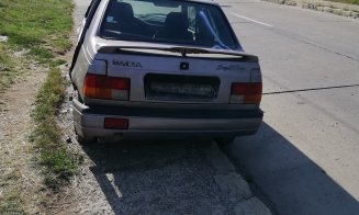 Hârb pe patru roți, abandonat în mijlocul străzii. "Pe asta nu o ridica nimeni???"