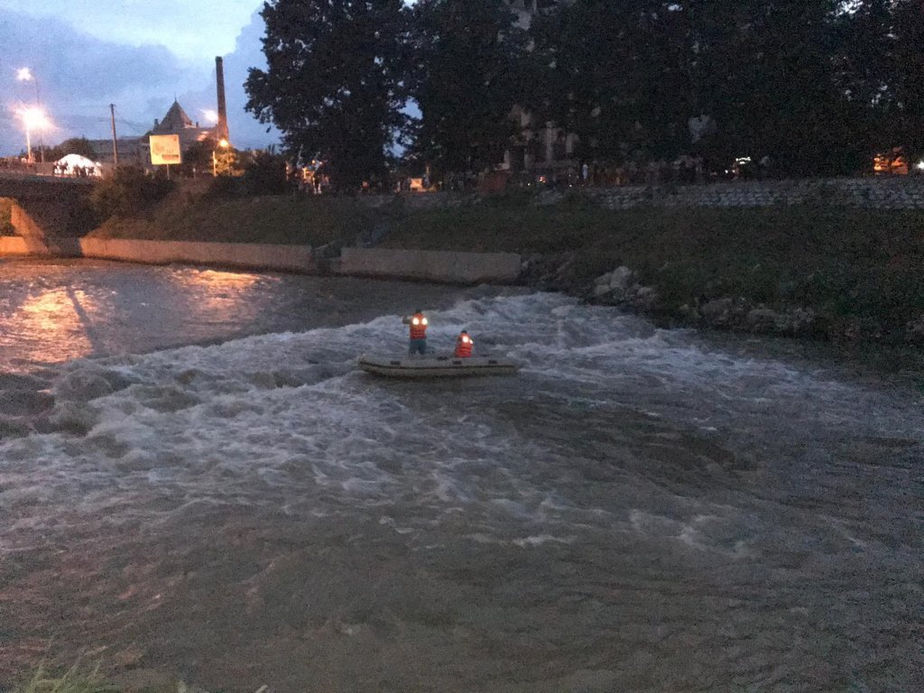 Tentativă de sinucidere. Încă un tânăr a vrut să se arunce de pe un pod din Cluj