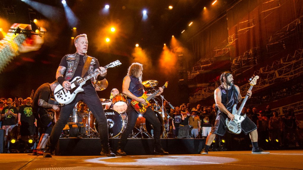 Mergi la concertul Metallica de la București? Program și reguli