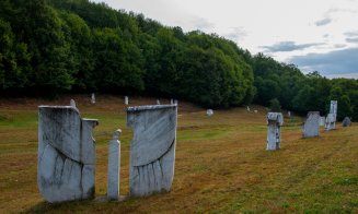 Destinație de weekend, la 100 km de Cluj! Mii de sculpturi în aer liber și un defileu pentru practicanţi de sporturi extreme