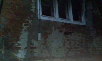 O casă a luat foc de la o ţigară