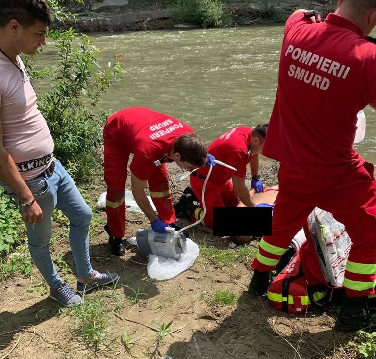 Sfârșit tragic în drum spre botez. Un clujean s-a lovit după ce s-a aruncat  în Someș