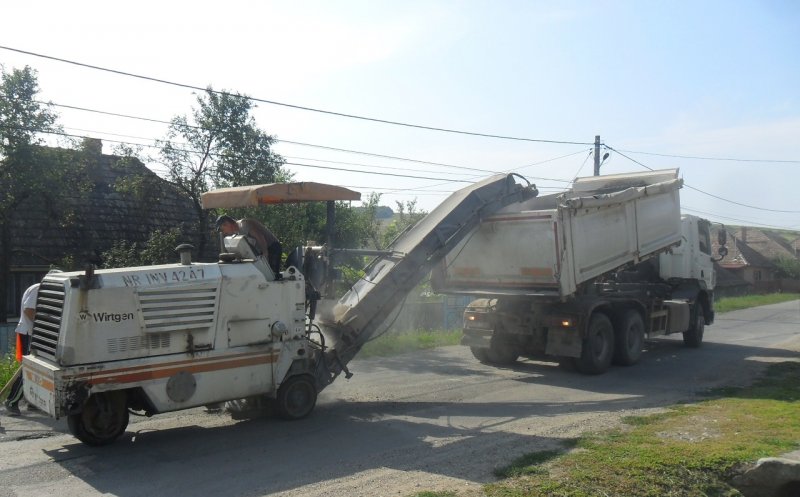 Lucrări de întreţinere pe un sector din Drumul Bistriţei
