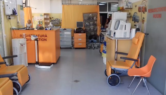 Acuze la UPU Pediatrie: Copil cu capul spart, ținut zeci de minute pe coridor în timp ce în Urgență era gol / Răspunsul UPU