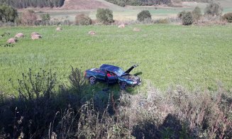 Accident Cluj: Trei răniți, după ce mașina a plonjat în câmp și s-a dat peste cap