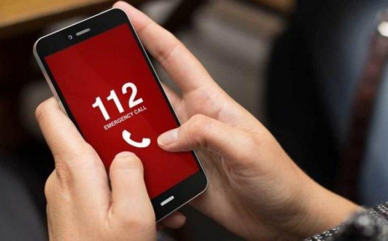 Încă un scandal 112! Angajată STS, dată afară la 4 luni după un apel jignitor: "Alo, tu femeie, tu ești nebună? Ești cu capul?"