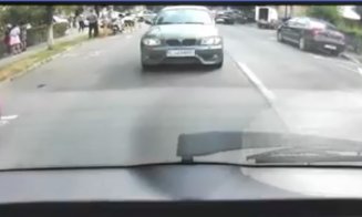 Accident în Grigorescu, surprins LIVE! Trei mașini și o motocicletă