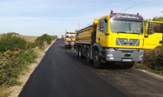 A început asfaltarea pe DJ 150 Mociu – Frata – Viișoara
