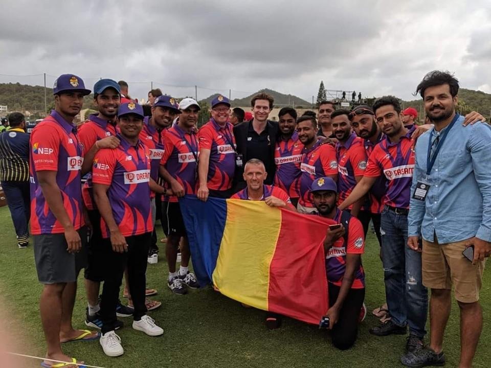 Federația mondială de cricket a venit la Cluj să facă un video cu bodyguardul ajuns noua stea a acestui sport