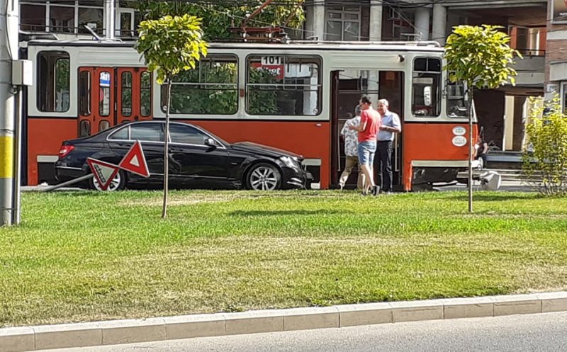 Accident între un tramvai și o mașină în Mănăștur