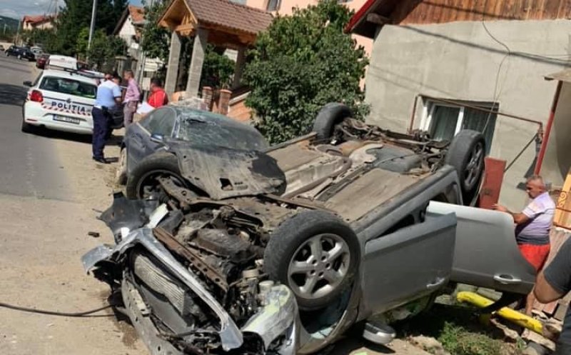 Cascadorie auto la Cluj. Un șofer alcoolizat s-a răsturnat cu mașina