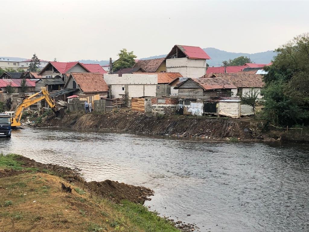 Minune! Primăria Florești curăță malurile Someșului. Scuza lui Șulea: "din lipsă de fonduri și datorită stringenței de a finaliza cele două unități educaționale"