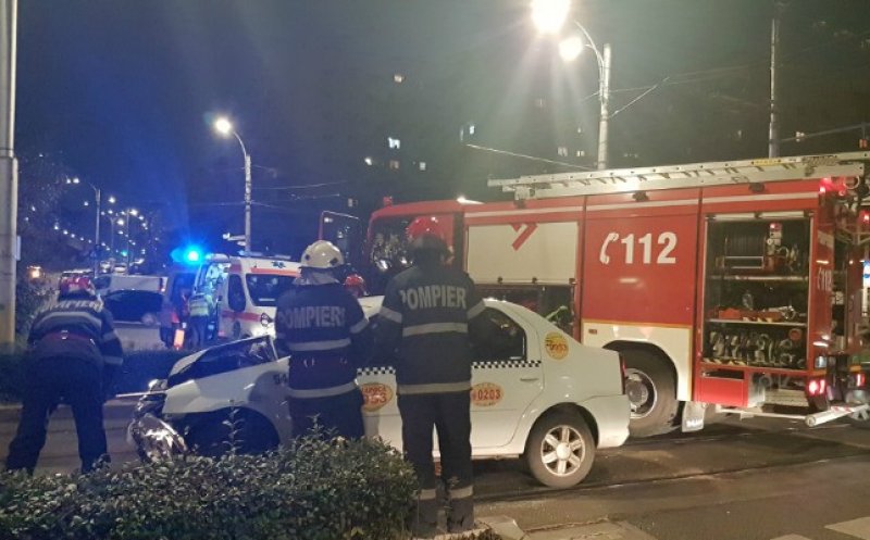 Taximetrist beat la volan! S-a băgat într-un tramvai pe strada Plopilor