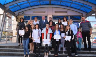 Elevii de 10 ai Clujului, premiaţi: 1.500 de lei pentru media maximă la Evaluarea Naţională, 2.000 de lei pentru 10 pe linie la Bac