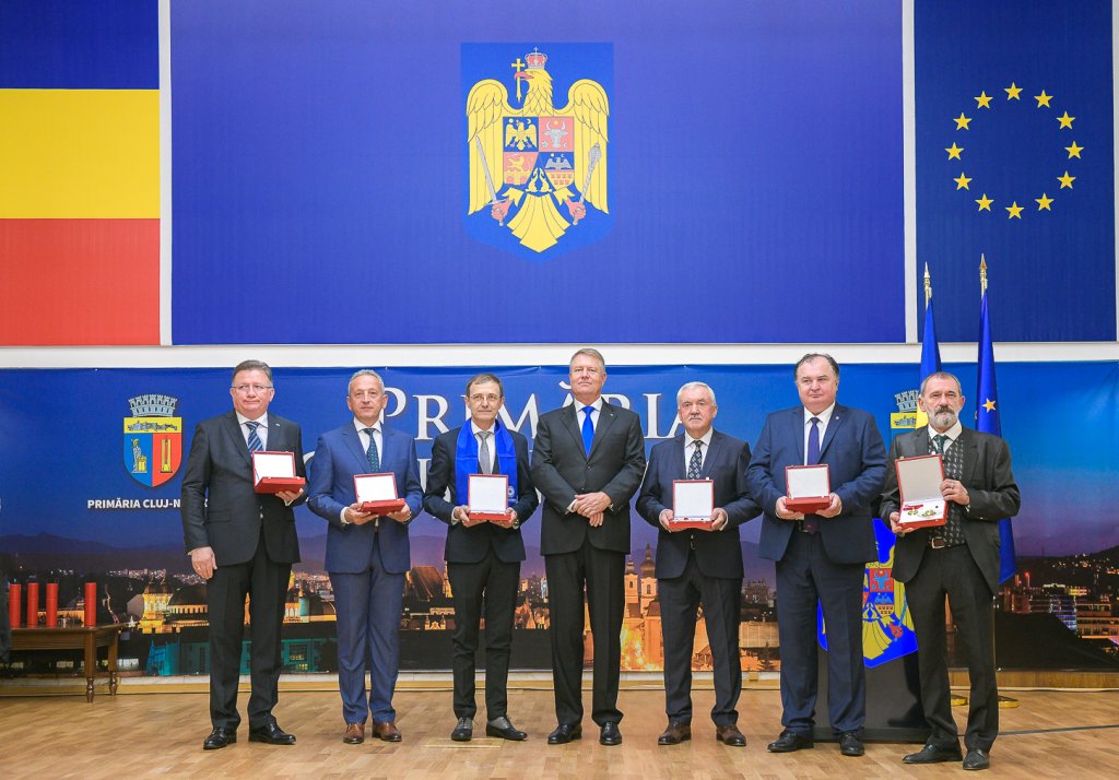 Președintele a decorat cele șase universități de stat din Cluj