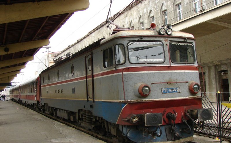 Trenurile “obosite” ale Clujului. Garniturile de călători rulează abia cu 40 km/h
