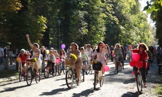 Velo Chic se apropie. Promenada elegantă de toamnă a biciclistelor din Cluj